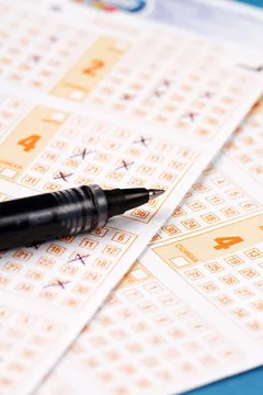 走势图与统计面板示意